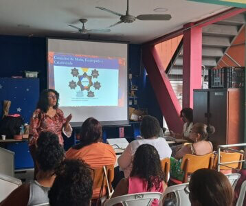 Projeto Elas entre Linhas e Joias promove workshop de Moda e Criatividade com especialista em design e sustentabilidade